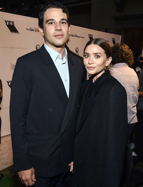 mary kate olsen child|Ashley Olsen and Husband Louis Eisner Welcome First Baby.